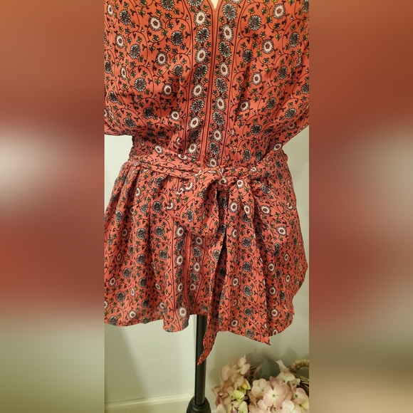 Max Studio Women V Neck Ruffle Cap Sleeves, Floral Blouse Size L. - Picture 5 of 8